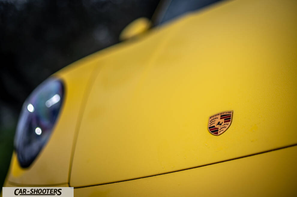 Porsche 911 Turbo Cabrio – detail, emblem close-up