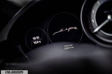 Porsche 911 Turbo Cabrio – dashboard, digital instrument cluster