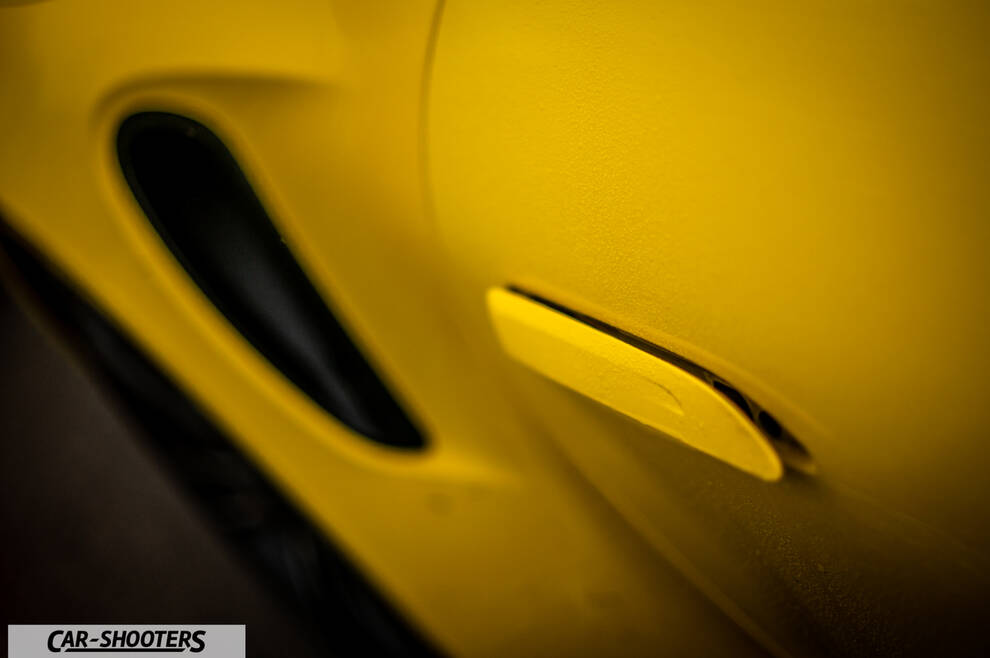 Porsche 911 Turbo Cabrio – detail, door handle close-up
