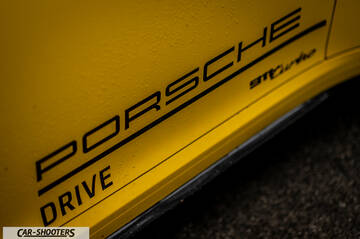 Porsche 911 Turbo Cabrio – detail, side decal close-up