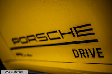 Porsche 911 Turbo Cabrio – detail, close-up of exterior lettering
