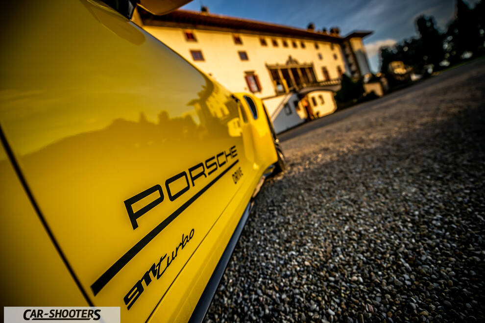 Porsche 911 Turbo Cabrio – detail, side decal close-up