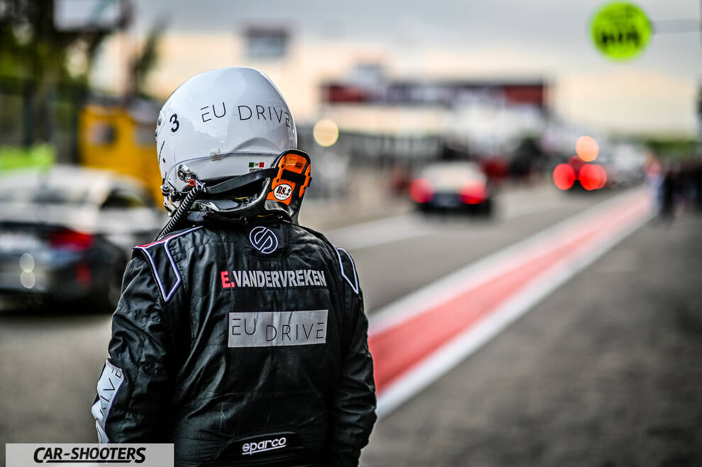 detail, racing driver in pit lane