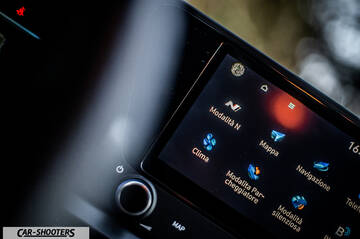 Hyundai i2N – dashboard, touchscreen infotainment system display