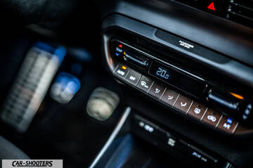 Hyundai i2N – dashboard, climate control panel