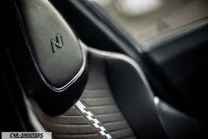 Hyundai i2N – interior, leather front seats