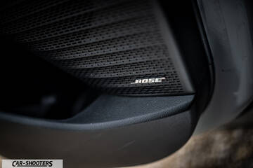 Hyundai i2N – detail, bose speaker grille close-up