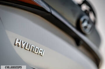 Hyundai i2N – detail, badge close-up