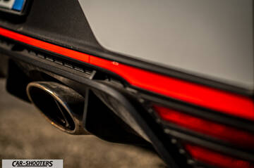 Hyundai i2N – detail, exhaust and diffuser close-up