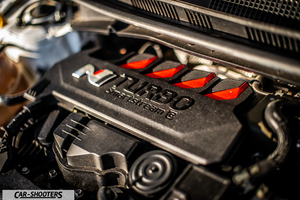 Hyundai i2N – engine bay, engine cover with red accents