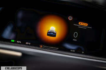 Tesla Model S Plaid – dashboard, digital instrument cluster
