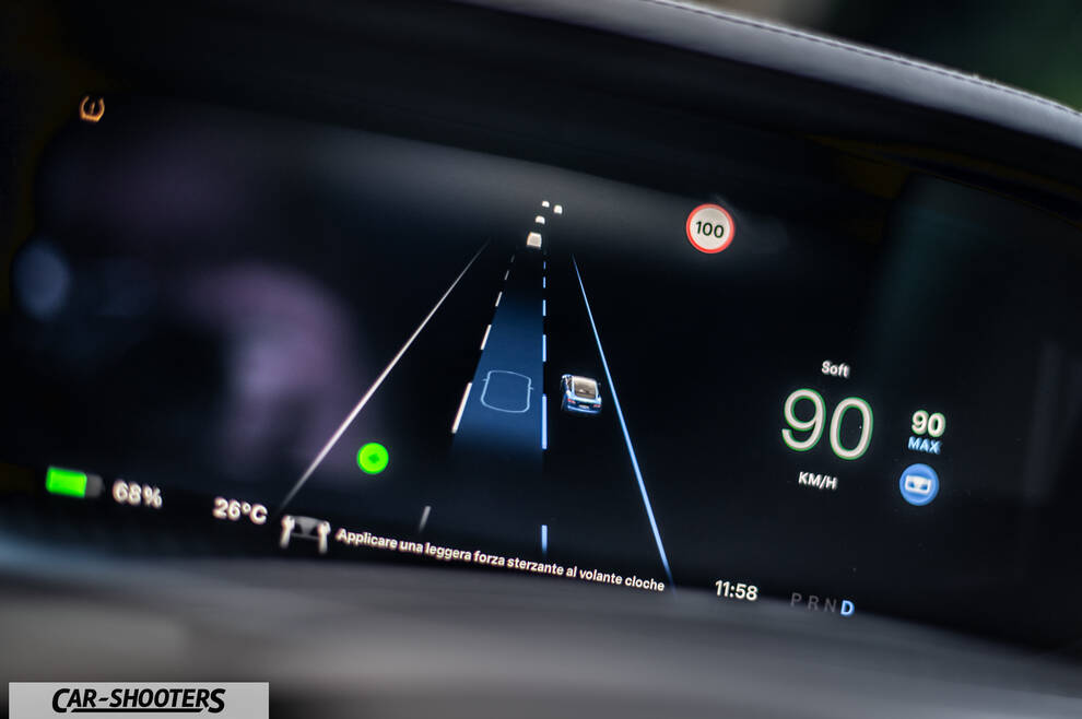 Tesla Model S Plaid – dashboard, digital instrument cluster