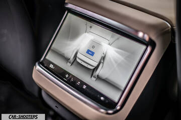 Tesla Model S Plaid – interior, rear touch screen display