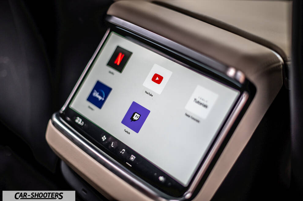 Tesla Model S Plaid – interior, rear infotainment screen