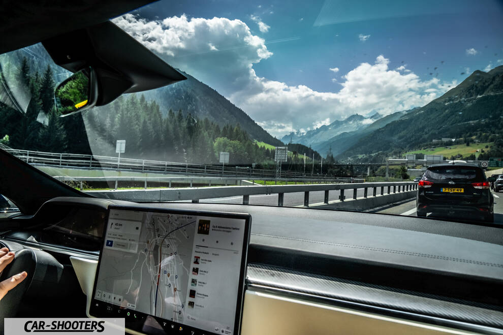 Tesla Model S Plaid – dashboard, against a mountain backdrop
