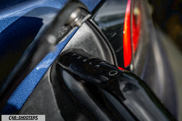Tesla Model S Plaid – detail, charging port close-up