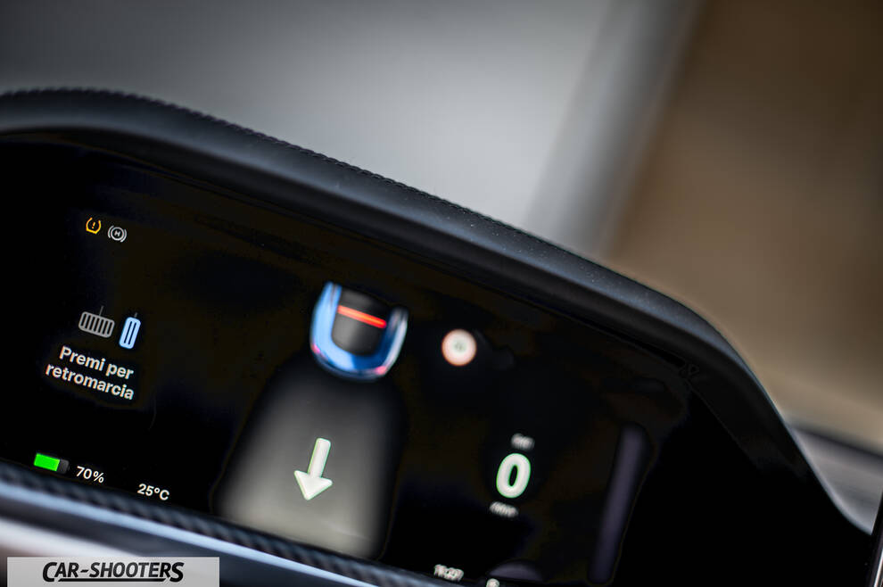 Tesla Model S Plaid – dashboard, digital instrument cluster