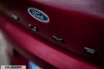 Ford Puma STLine – detail, emblem close-up