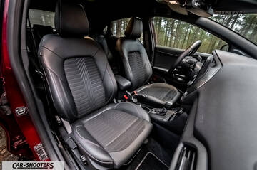 Ford Puma STLine – interior, leather front seats