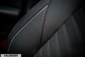 Ford Puma STLine – detail, leather seat with contrast stitching