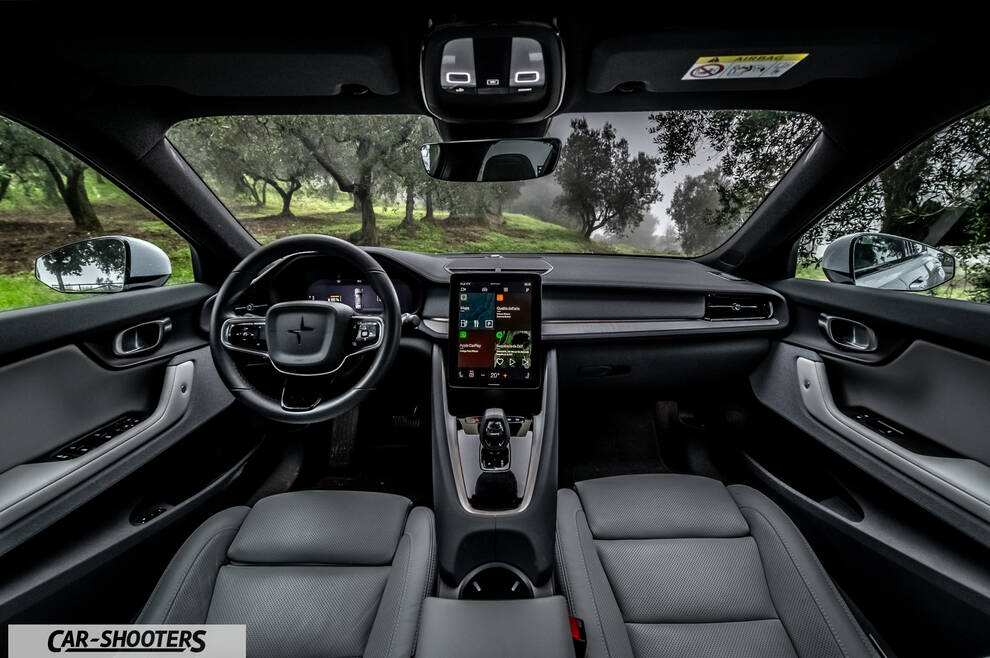 Polestar 2 – dashboard, modern digital cockpit view