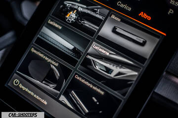 Polestar 2 – dashboard, digital infotainment display