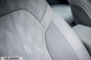 Polestar 2 – interior, patterned leather front seats