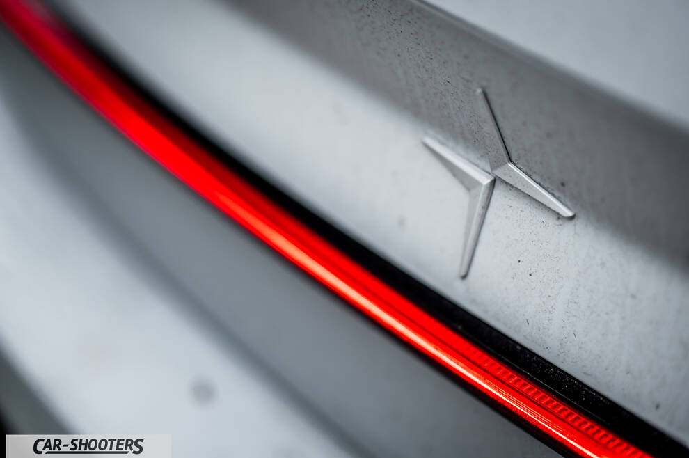 Polestar 2 – detail, emblem and taillight close-up