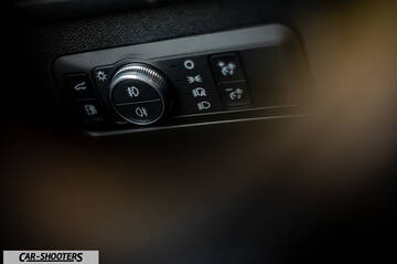 Ford Kuga STLine – detail, headlight control switch close-up