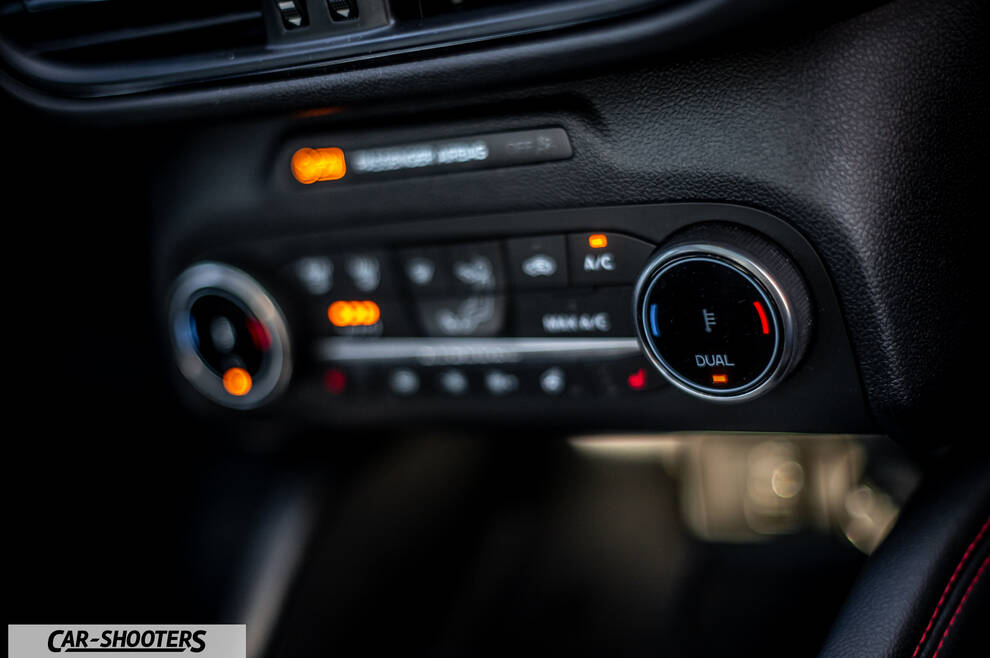 Ford Kuga STLine – detail, climate control panel