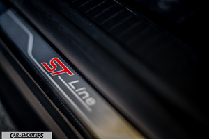 Ford Kuga STLine – detail, door sill plate close-up