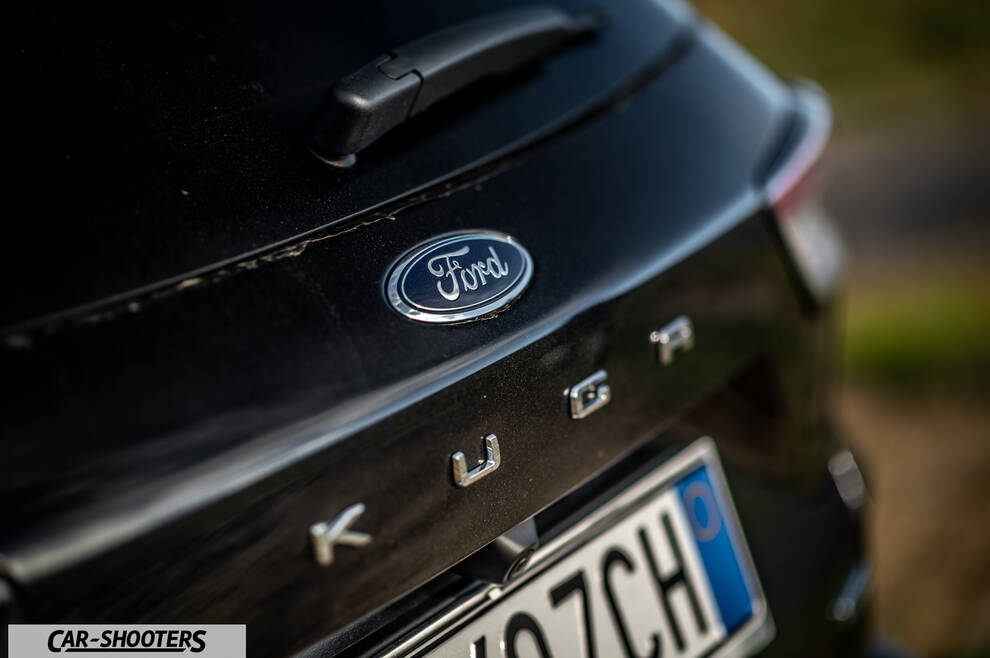 Ford Kuga STLine – detail, rear badge close-up