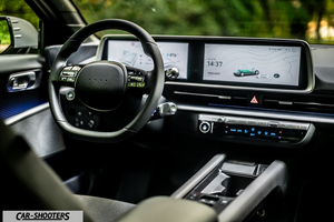 Hyundai Ioniq 6 – dashboard, digital instrument cluster and touchscreen