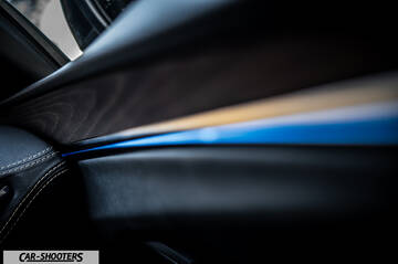 Renault Megane E TECH – interior, ambient lighting on door panel