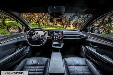 Renault Megane E TECH – dashboard, modern digital dashboard