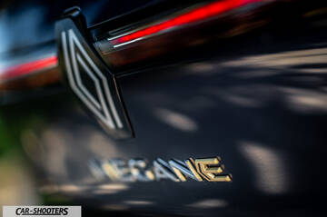 Renault Megane E TECH – detail, rear badge close-up