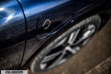 Renault Megane E TECH – detail, charging port close-up