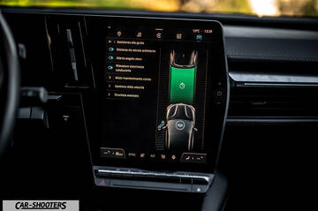 Renault Megane E TECH – dashboard, large infotainment touchscreen display