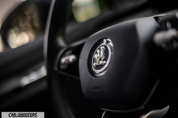 Skoda Enyaq – interior, steering wheel close-up