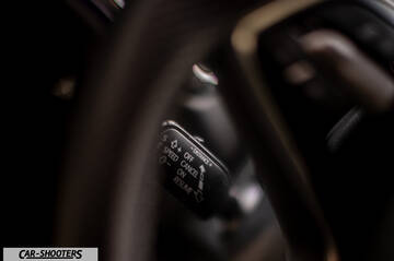 Skoda Enyaq – detail, steering column stalk close-up