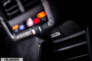 Skoda Enyaq – detail, usb ports on center console