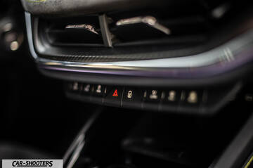 Skoda Enyaq – detail, dashboard air vent and buttons