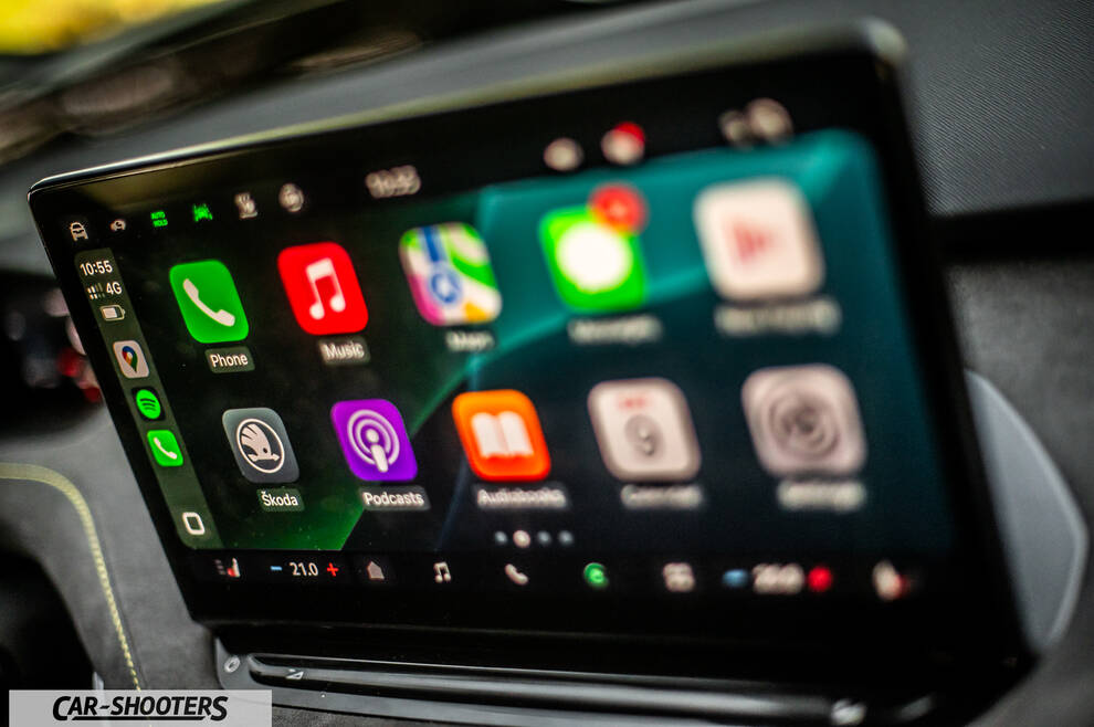 Skoda Enyaq – detail, infotainment touch screen display