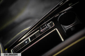 Skoda Enyaq – interior, center console shifter