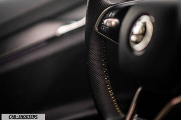 Skoda Enyaq – detail, perforated leather steering wheel