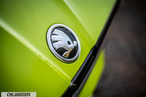 Skoda Enyaq – detail, emblem close-up