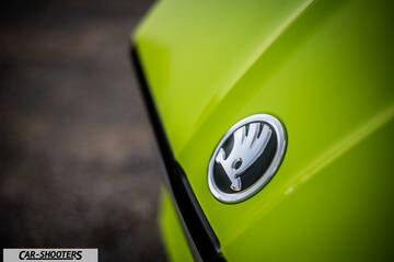 Skoda Enyaq – detail, emblem close-up