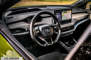 Skoda Enyaq – dashboard, modern digital dashboard with touchscreen