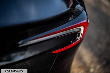 Tesla Model 3 2025 – detail, taillight close-up