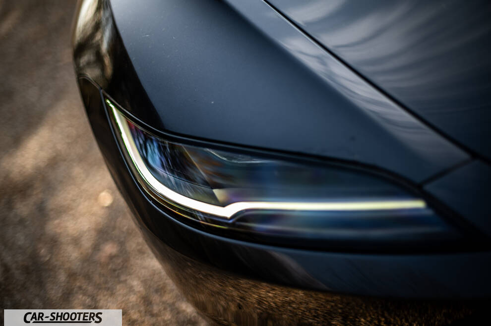 Tesla Model 3 2025 – detail, headlight close-up